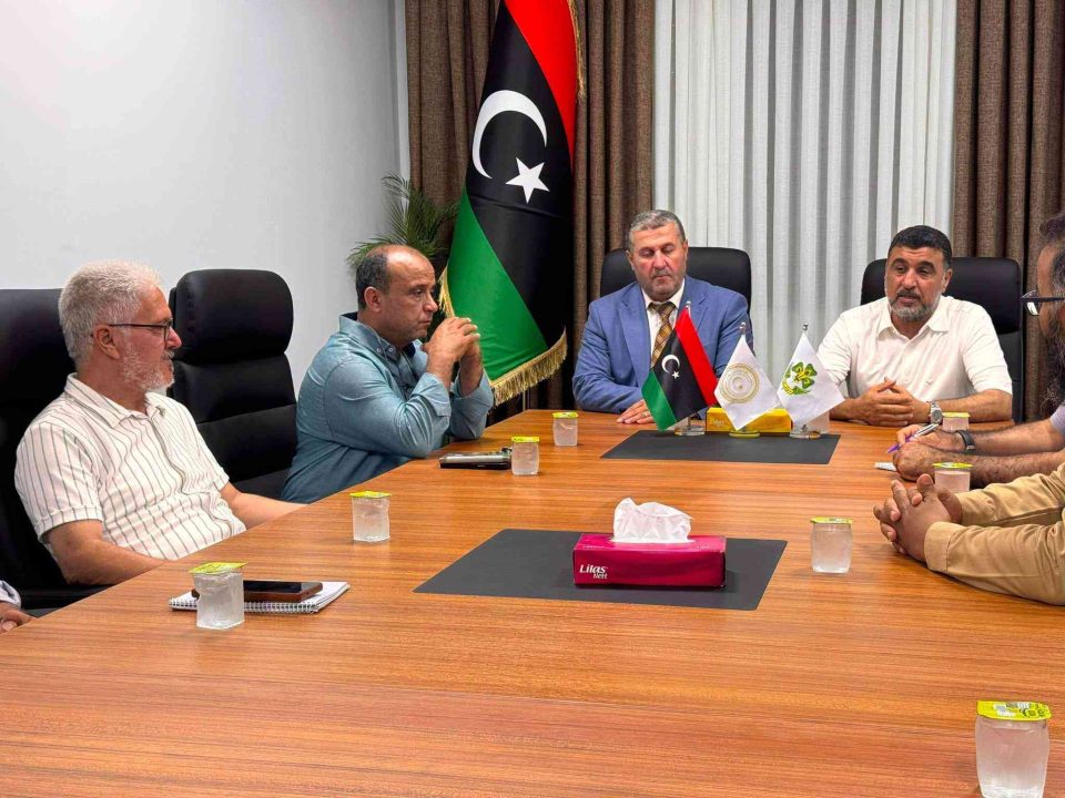 وزير السياحة يبحث مع الحركة العامة للكشافة والمرشدات شراكة جديدة لدعم السياحة الوطنية 6 746661171 1013813574840066 3015287383661555172 n 960x720 1