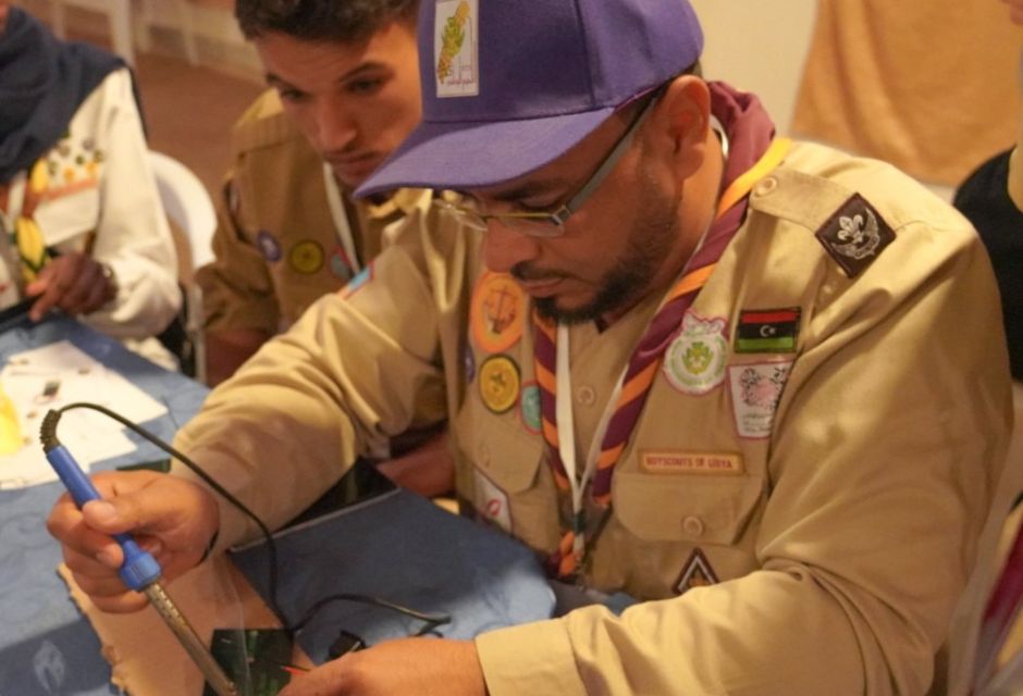 سبها تحتضن المخيم الوطني لسفراء الطاقة الشمسية بمشاركة شبابية فاعلة 27 677959894 1375547894616508 3262957026538570973 n 9f568d6f